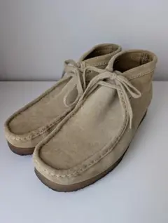 Clarks ベージュ スエード モカシン ワラビー - メルカリ