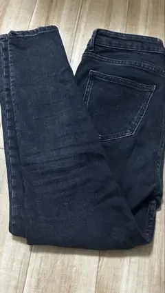 スキニージーンズ