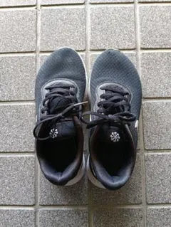 Nike スニーカー ブラック ホワイト タンジュン 23.5 ナイキのサムネイル