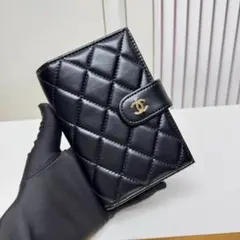 CHANEL ブラック キルティング 二つ折り財布 - メルカリ
