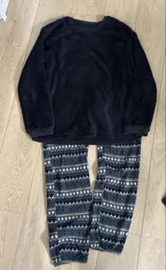 UNIQLO ボア　フリースパジャマセット 160号