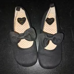 黒いリボン付きフォーマルシューズ