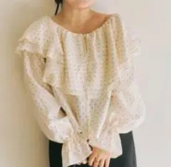 ローリーズファーム　tomone 3WAYシフォンブラウス　クッキー&クリームのサムネイル