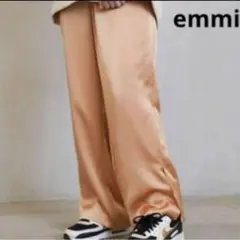 emmi❤️サテンパンツ