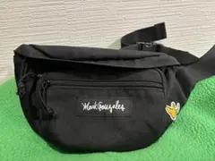 ボディバッグ ワットイズイズント