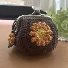 ハンドメイド　かぎ編みがま口ポーチ　小銭入れ　モチーフ編み　グラニースクエア