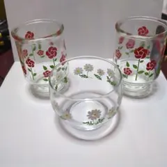 ポップなアデリア製グラス1個＆薔薇の花柄コップ2個