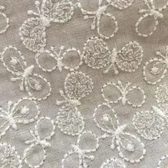 s16-b▼135×50cm▼コットンリネン刺繍生地▼蝶々　薄手　ベージュ系