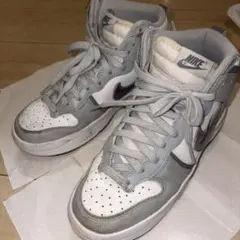 NIKE ダンク　グレー