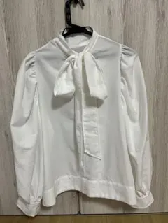 ホワイトリボン付き長袖シャツ　ブラウス　シャツ　ヘザー　Heather