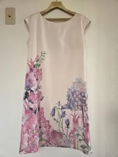 ノースリーブ 膝丈ワンピース 花柄 Mサイズ