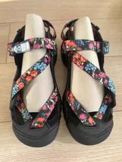【新品未使用】keen × leur logette コラボサンダル　25.5 leur logette ルールロジェット キーン フラワーサンダル ＜KEEN