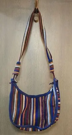 <年末最終お値下げ>エスニック調多色ストライプ ショルダーバッグ