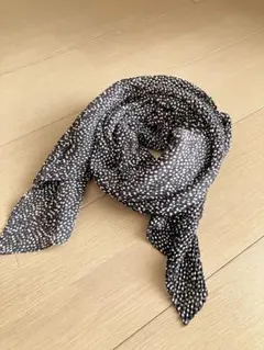 黒地×白ドット柄スカーフ 細長タイプポリエステル100%大人上品コーデ『美品』