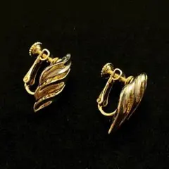 762遺品整理品　イヤリング　ゴールド？　金？　メッキ？　ヴィンテージ