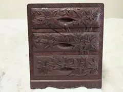 伝統工芸 木彫り 小箪笥 三段 卓上収納 日光彫 軽井沢彫風 牡丹 菖蒲
