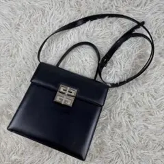 Givenchy ブラック スクエア ショルダーバッグ 2way 4Gロゴのサムネイル