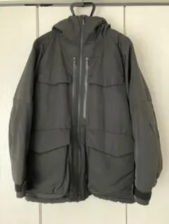 ユニクロ　ホワイトマウンテニアリング ハイブリッドダウンオーバーサイズパーカ　M