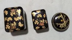 漆器風小物入れ３点 黒地 金色花模様