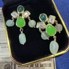 ヴィンテージ　デザイン　アクセサリー　ピアス　イヤリング　ゴールド　グリーン