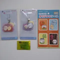 ちいかわ ラバーチャーム2種とシール2種 計4品のサムネイル