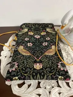 ウィリアムモリス　いちご泥棒　厚手オックス地の大きなスマホショルダーケース