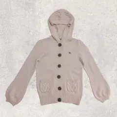 バーバリーブルーレーベル　アイボリー ケーブルニット シンプル