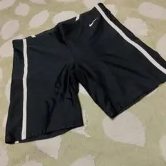 Nike ブラックショートパンツ サイドストライプ
