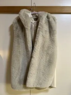 ⭐︎美品⭐︎フード付きファーベスト