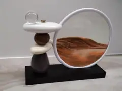 抽象的な陶器とガラスのオブジェ