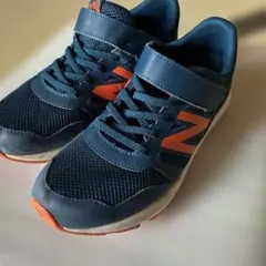 New Balance 570 ネイビー/オレンジ キッズスニーカー