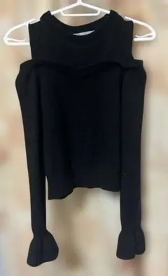 CECIL McBEE セシルマクビー 肩出しニット ブラック　黒　Mサイズ