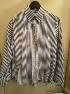 青と白のストライプ ボタンダウンシャツ