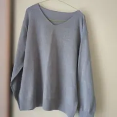 薄手Vネックセーター