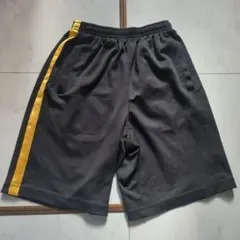 黒のハーフパンツ 140サイズ