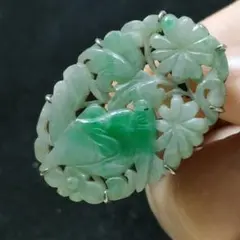 天然石☆翡翠 ヒスイルース 彫刻 狼？狐？ ペンダント用 ハンドメイド 