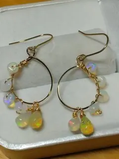 エチオピアオパール、涙型、ボタン型付きフープピアス