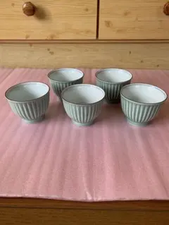 美品 】深川製磁 青磁 菊割 小付揃 和皿揃 5客 宮内庁御用達 - メルカリ