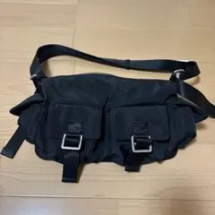 NYUNYU ナイロン ショルダーバッグ ブラック