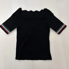 オフショルダー ブラック Tシャツ