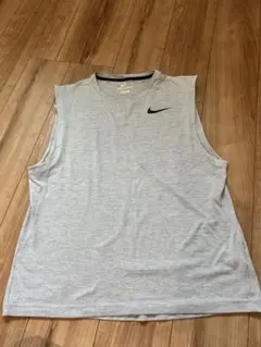 Nike Dri-FIT グレー タンクトップ