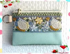【インド刺繍リボン】ミニポーチ・フェイクレザー　リング付きパステルミントカラー