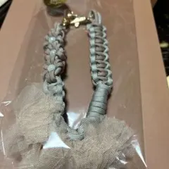 ハンドメイドパラコードストラップピンクベージュ＆シルバー色のパラコードストラップ