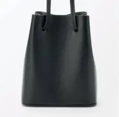 値下げ！無印　ヌメ革巾着バッグ★新品未使用★ブラックのサムネイル