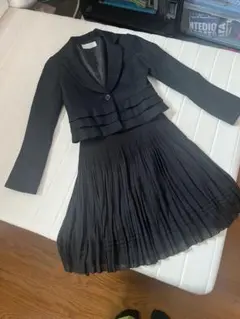 ブラック 9号ジャケットとプリーツスカート 4セット