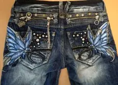 レッドペッパー　レディースデニム　青い蝶の刺繍入り
