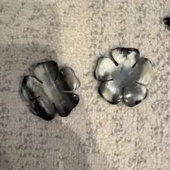 ear papillonner フラワーモチーフ ピアス 天然素材調のサムネイル