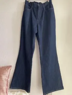 美品　person's OTONAフレアパンツのサムネイル
