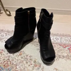 Burberry黒 オープントゥ ウェッジヒールブーティのサムネイル