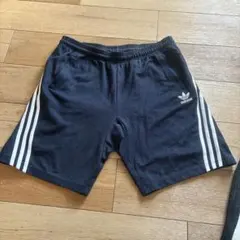 adidas originalsネイビーショートパンツ Lサイズ
